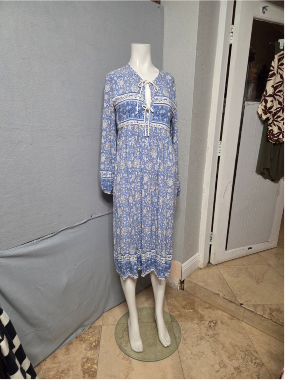 Women's Unbranded Midi Dress Size M Blue White Floral Long Sleeve